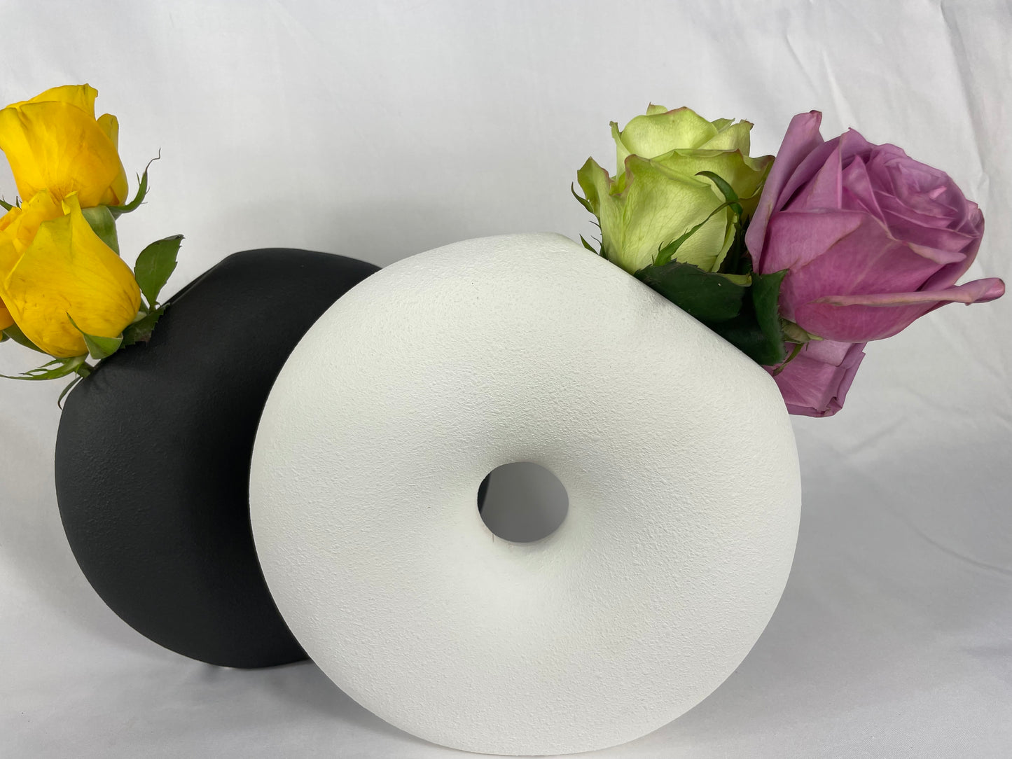 Round Doughnut Vase Simple Modern Design